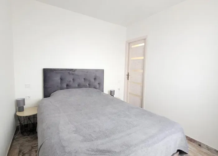 Giedres Kalnieciu Apartamentai 1 Netoli Kauno Kliniku شقة كاوناس